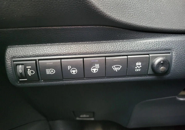 Toyota Corolla cena 102900 przebieg: 100941, rok produkcji 2020 z Zelów małe 379